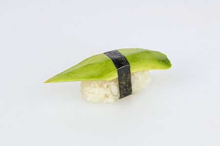 Суши авокадо