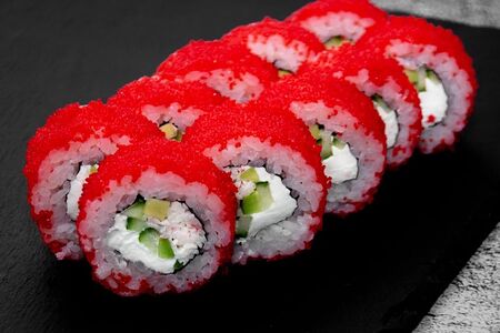 Ролл Калифорния в масаго