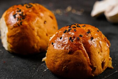 Белый хлеб с луком