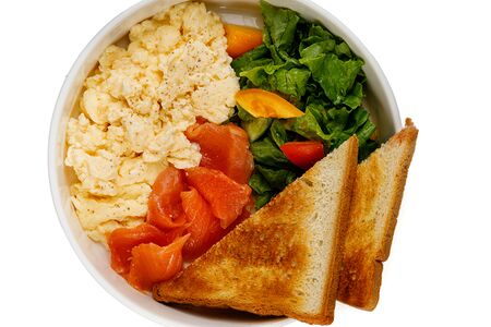 Скрамбл с форелью