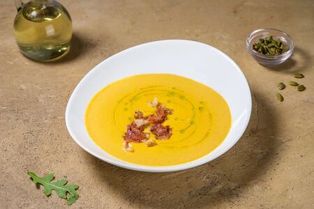 Суп-пюре тыквенный с беконом