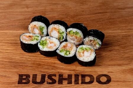 Футомаки с жареной креветкой