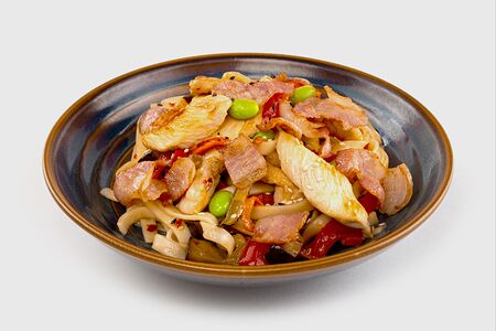 Удон с курицей и беконом 