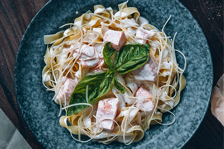 Феттуччине с лососем