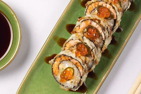 Ролл Лосось темпура и икра