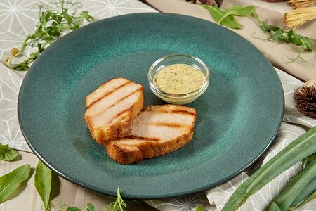 Свинина в карамельно-горчичном соусе