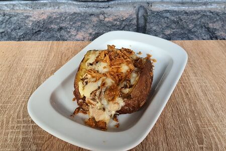 Клубень с курицей и грибами