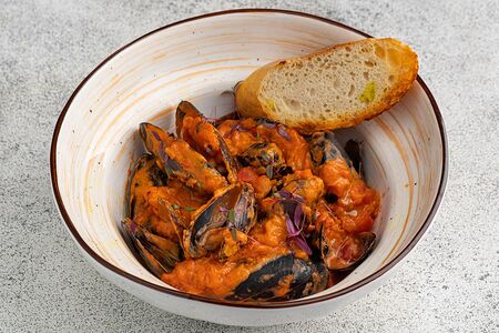 Мидии в домашней аджике