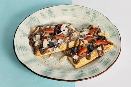 Венские вафли с ягодами