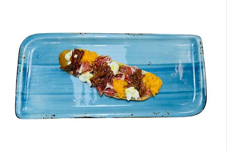 Брускетта с коппой