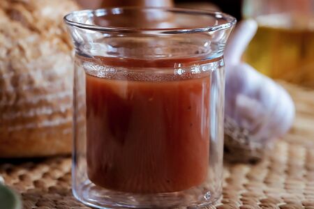 Томатный сок с чесноком