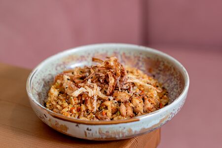 Жареный рис с овощами