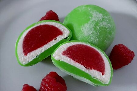 Моти Фисташка-малина