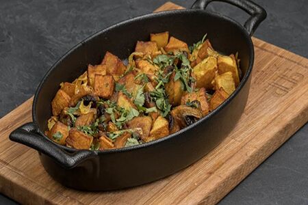 Картофель жареный с грибами и луком