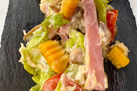 Салат с ветчиной и грибами