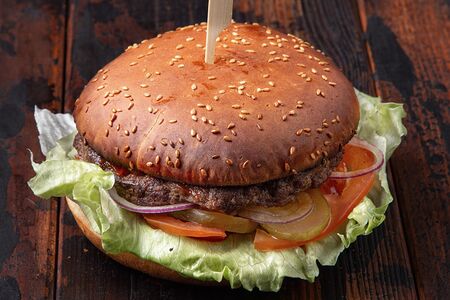 Бургер с мраморной говядиной