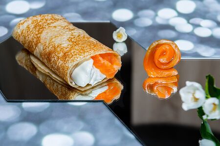 Блин с семгой