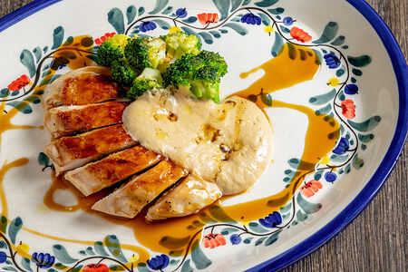 Куриная грудка с овощным муссом 