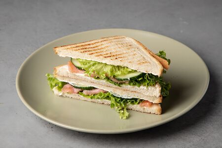 Сэндвич с лососем