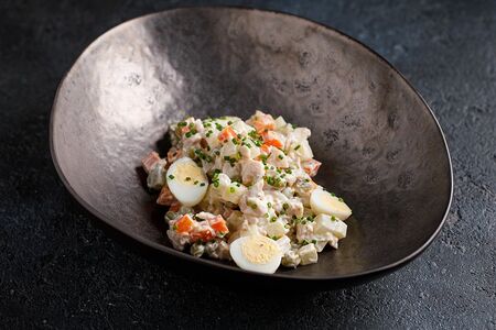 Оливье с домашним цыпленком