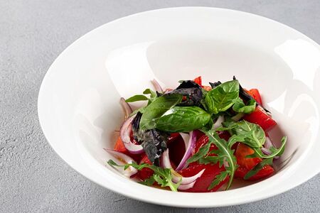 Салат из сочных бакинских томатов