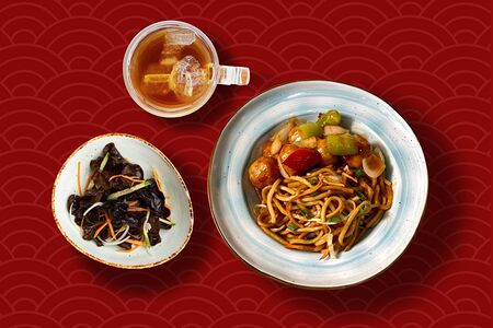 Фрикадельки Гун Бао с лапшой