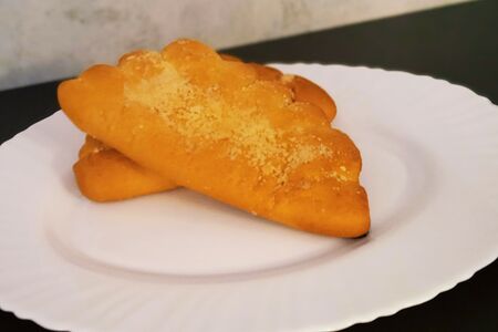 Булочка с вишней