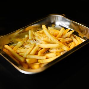 Картофель фри с пармезаном