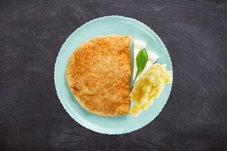 Чебурек с картофелем и сыром