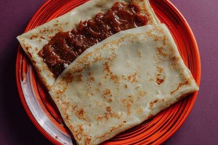 Блин с вареной сгущенкой