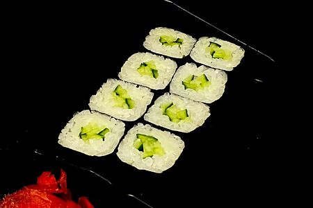 Ролл с огурцом