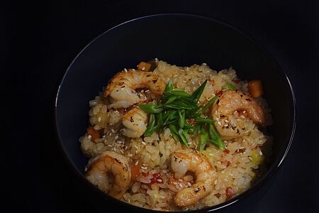 Рис с креветками в соусе свит чили