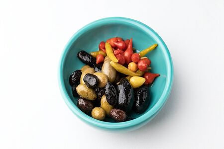 Греческие оливки и перец