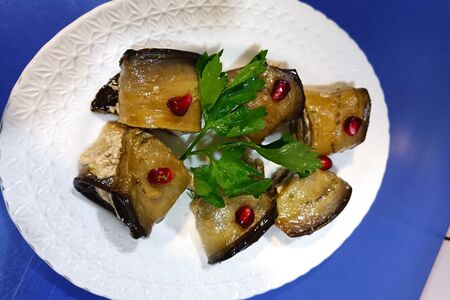 Баклажаны с орехами