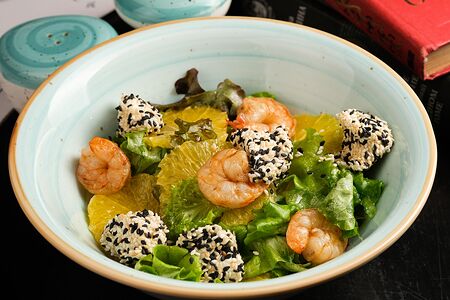 Салат с креветкой и апельсином