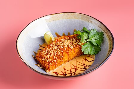 Кацу Лосось с пикантным соусом мисо