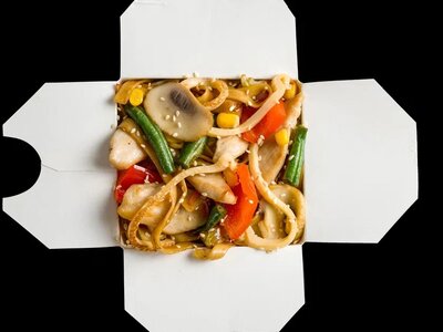 Вок по-домашнему с курицей
