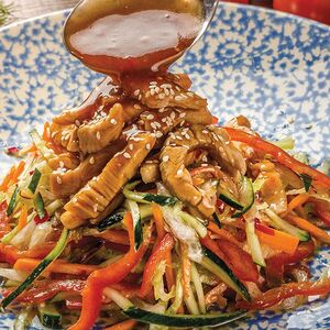 Салат Тёплый с индейкой в восточном соусе