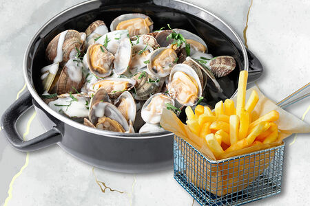 Вонголе в соусе блю чиз c картофель фри (хит)