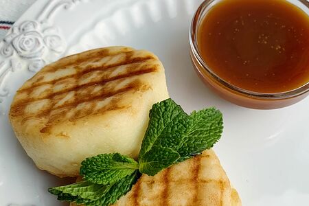 Сырники с соленой карамелью