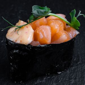 Гункан Спайси-лосось