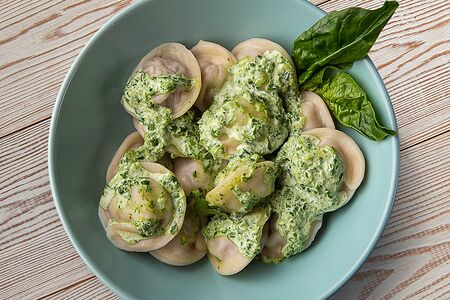 Пельмени с индейкой и шпинатом
