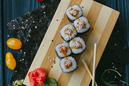 Ролл Унаги маки