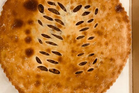 Пирог с яблоком и корицей