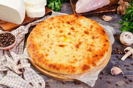 Пирог Осетинский с курицей, сыром и грибами
