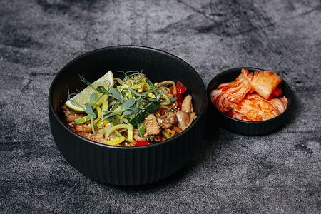 Чоу-мейн с цыпленком