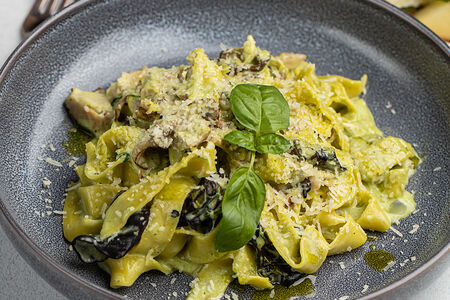 Паста с курицей и грибами