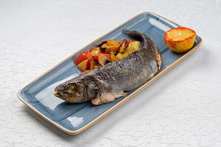 Сибас в пергаменте с овощами