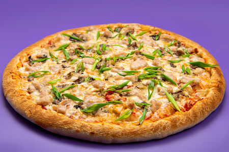 Пицца с курицей и грибным жюльеном 25 см