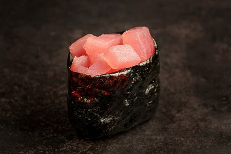 Гункан Тунец